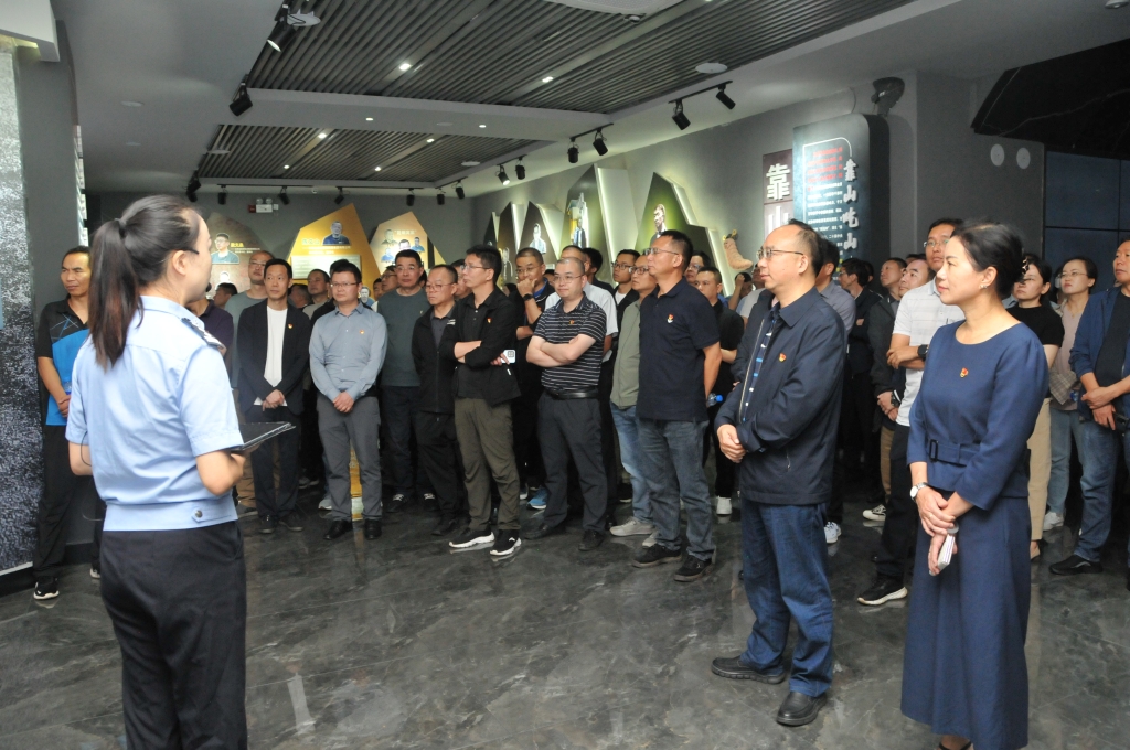 集团公司党委组织向导干部到云南省反腐倡廉警示教育基地开展警示教育